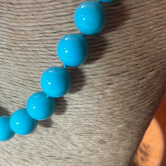 Sleeping Beauty colored Shell Pearls - Picture 5 of 6